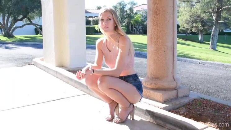 Jenni - Naughty & Beautiful, Squirting Solo