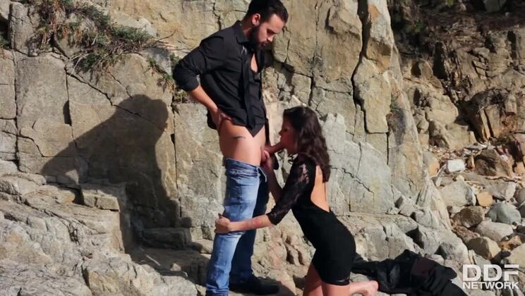 Sexy Verona Sky Deepthroats Boyfriend by Ocean