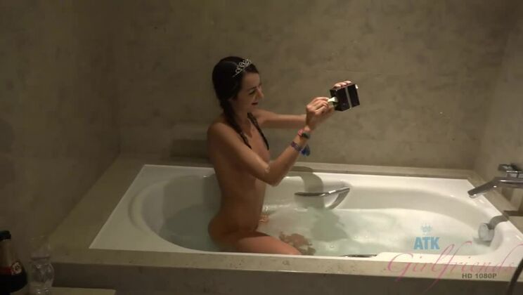 GF Experience with Lily Adams – Bath Fuck & Creampie