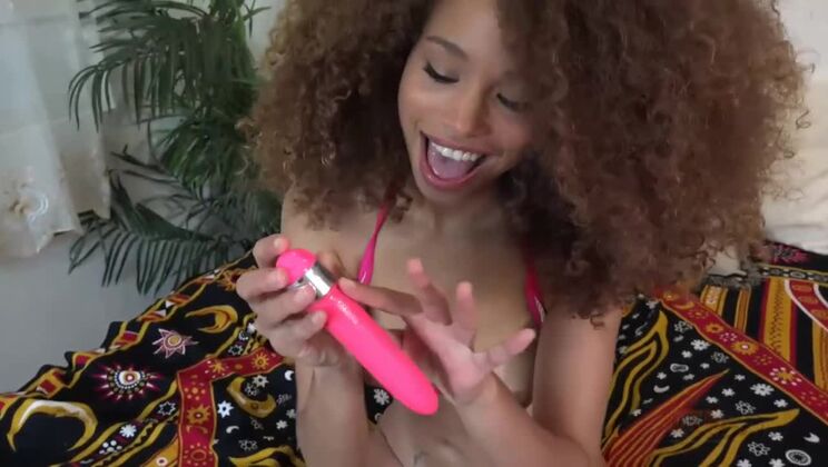 Solo Cecilia Lion Playing with Her Wet Pussy