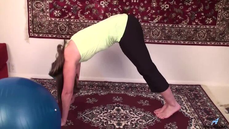 Small Tits MILF Tiffany Owens Works Out