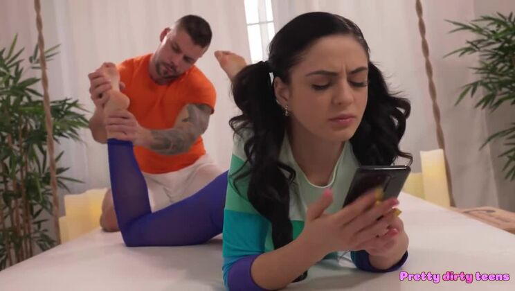 Foot Fetish Teen Mia Trejsi Gets Fucked