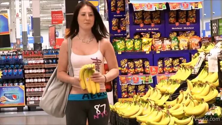 Nudist Beauty - Veronika's Fingering Solo