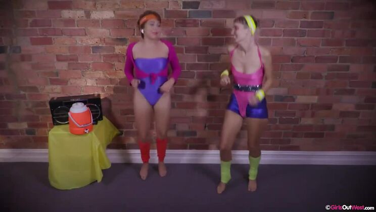 Big Tits Brunettes: Ray and Ripley's Lesbian Fun