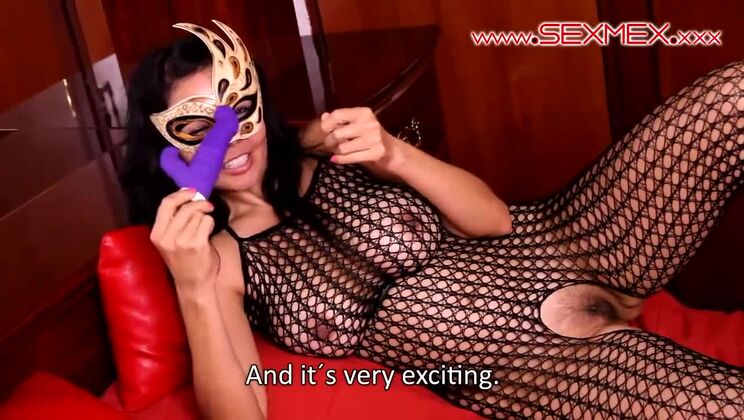 Carolina's Mexican Beauty Insertion