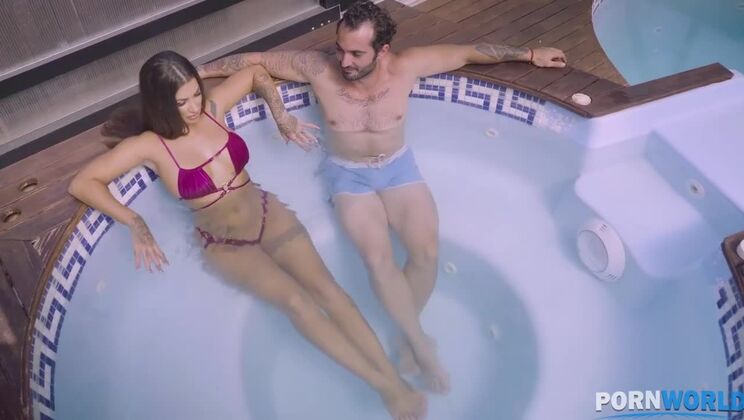 Brunette Susy Gala's Big Cock Facial