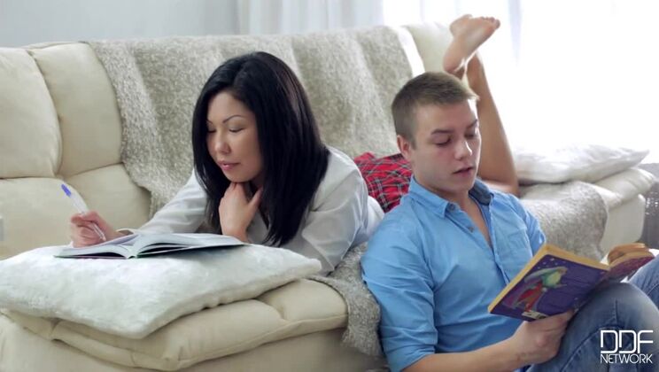 Veiki's Small Tits and Big Fun