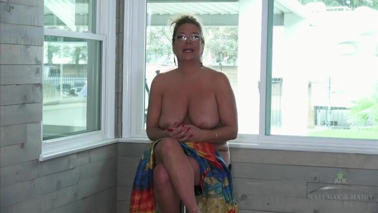 Mature Karen Summer Enjoys Hairy Porn Fun