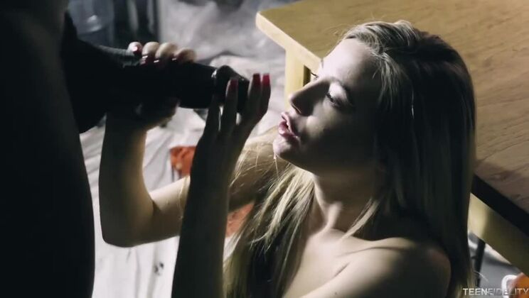 Deepthroat and Cumshot with Carolina Sweets and Big Cock