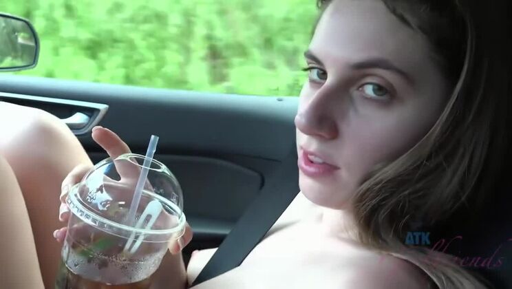 Niki Snow's Beach Flashing and Fingering Extravaganza