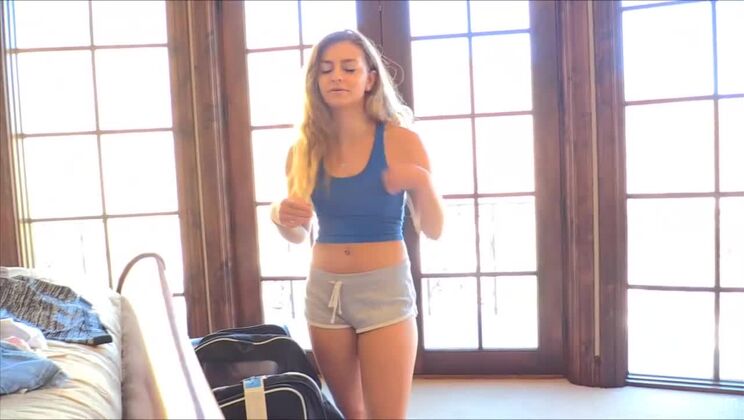 Cara's Beautiful Body Loves Fingering