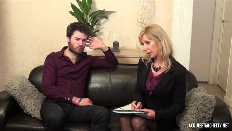 Stockinged Marina and Doryann Have Fun