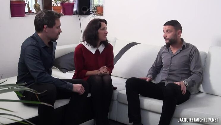 Brunette Bombshell Leonie with Big Tits in Action