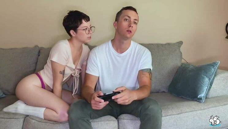 Tattooed Amateur Bambi Bluu in POV Action