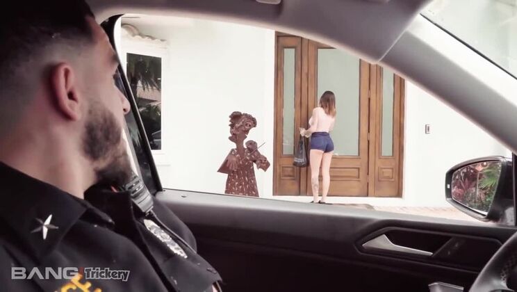 Brunette Beauty Anna Chambers Gets Tricked