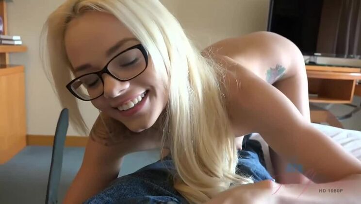 Tempted to Face Cum, Chose Creampie Instead - Elsa Jean