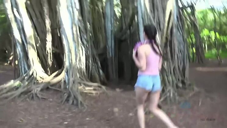 Amateur GF Jade Amber Gets Wild in Hawaii - Shaved Pussy