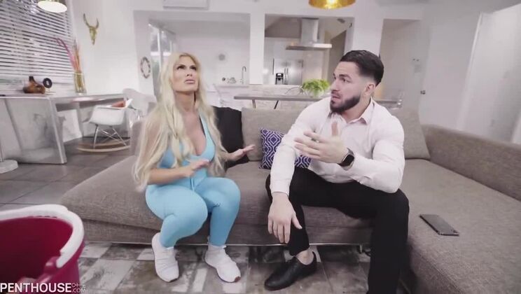 Big Tits and Big Ass: Casca Akashova's Maid