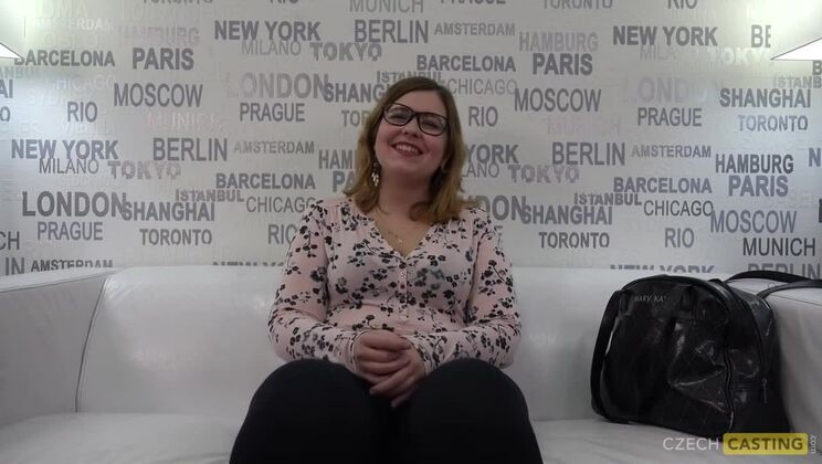 Big Ass Brunette Karolina