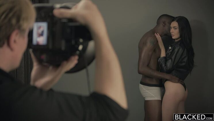 Interracial Fuck Fest: Marley Brinx Loves BBC