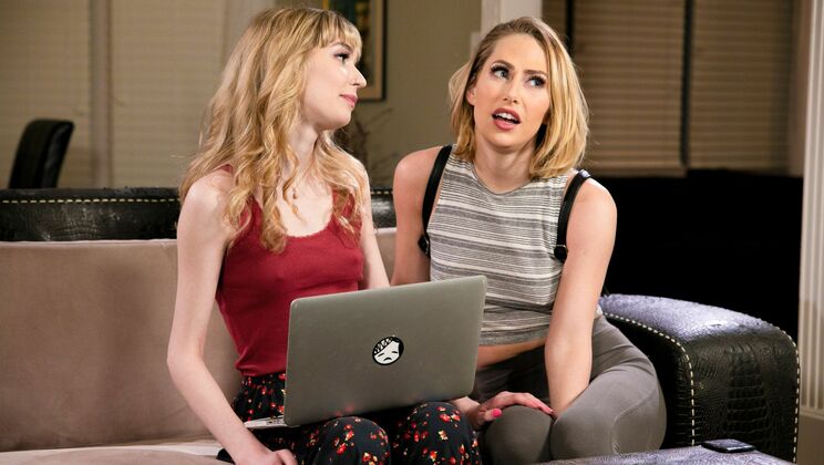 Lesbian Love: Carter Cruise and Marykate Moss