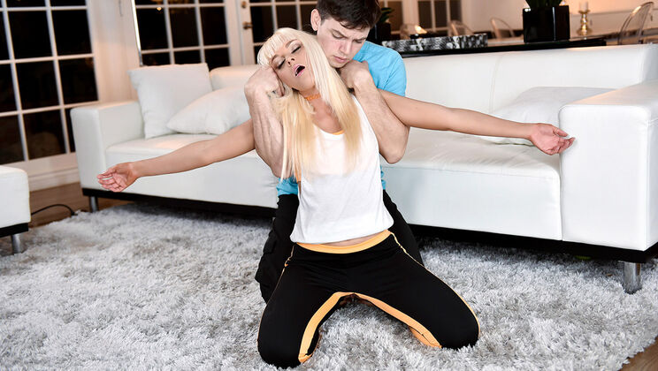 Slit Training of MILF Marie Mccray