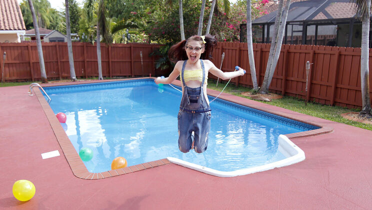 Kandi - The Petite Sweetheart