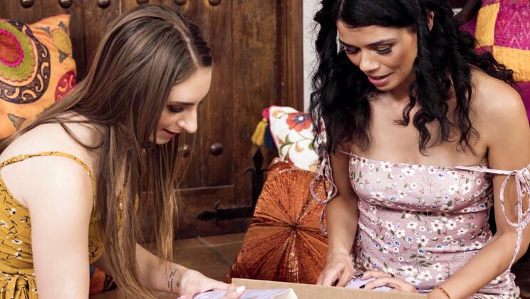 Teen Latina's Big Tits Play