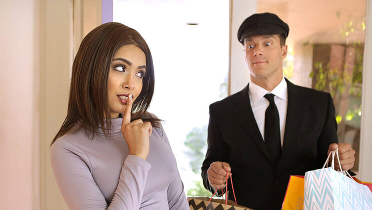 Aaliyah Hadid & Ramon Nomar - The Driver Sex Scene