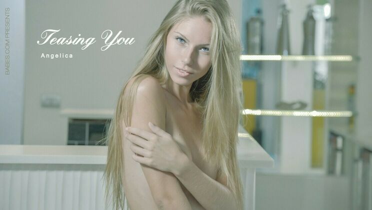 Blonde Babe Angelica’s Solo Fun