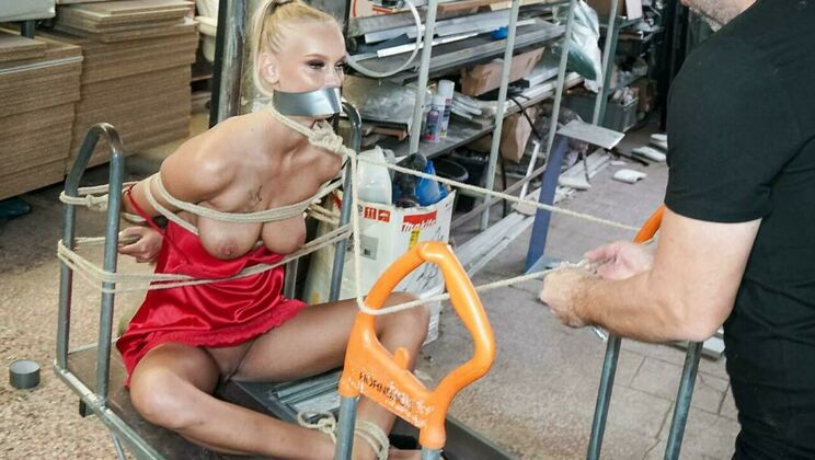 Ariela Donovan in BDSM Heaven