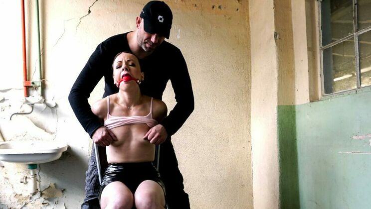 Fetish fun with tiny brunette Lilit