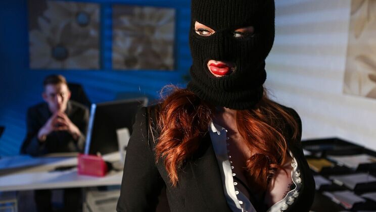 Zara DuRose's Feet Worshipped in Office