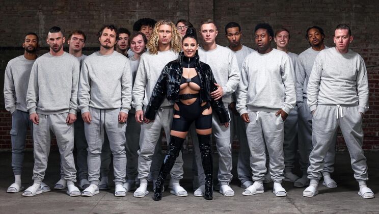 Athletic Models in a Hot and Steamy Blowbang