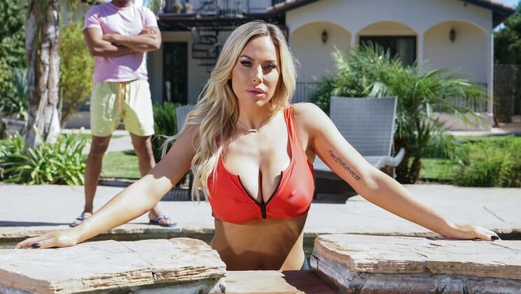 Big Tits Olivia Austin's Poolside Blowjob