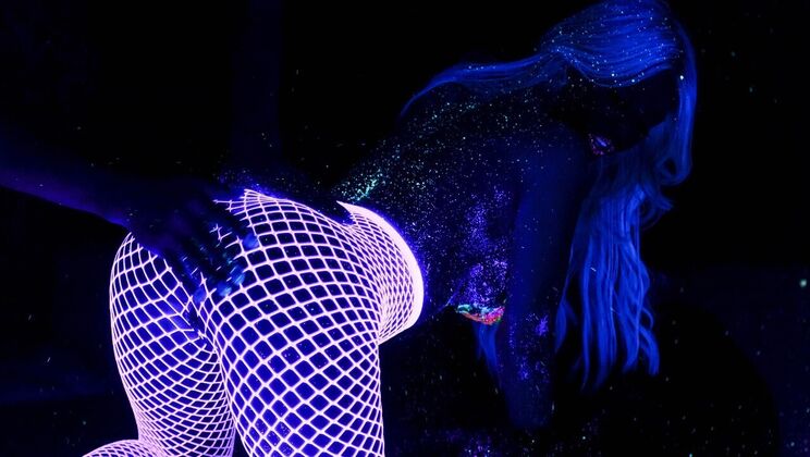 Kayla Kayden's Short Hair Doesn't Hide Her Radiant Booty