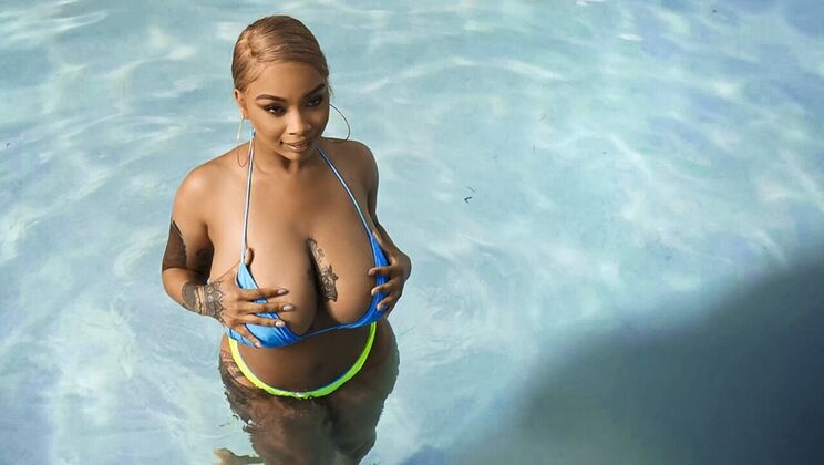 Blonde Bombshell Takes a Dip