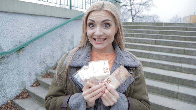 Caty Kiss Enjoys Deep Love Outdoors