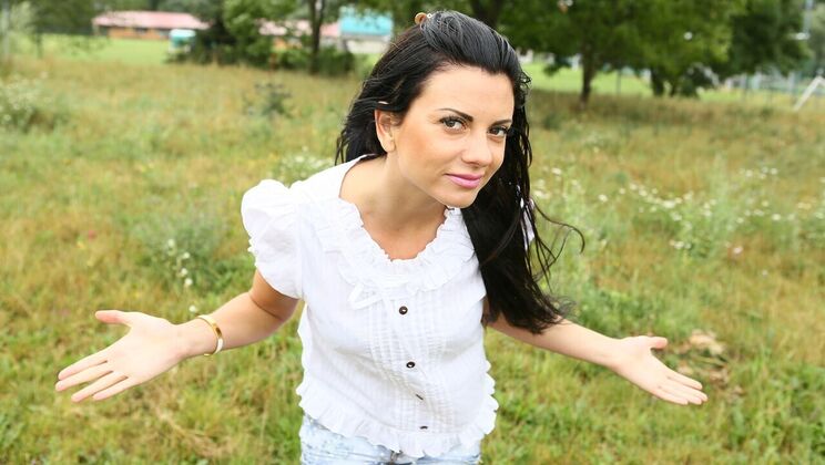 Public Car Sex with Amateur Teenager