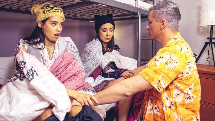 DeLuxe Blowjob Session with Steve and Freya