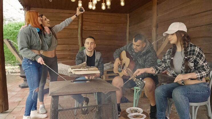 Mina's Outdoor Sex Extravaganza