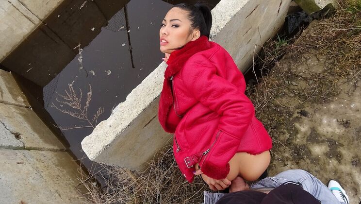 Outdoor Sex with Big Boobs Thai Girl