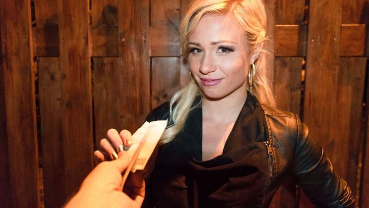 Cowgirl Ride with Gabi Gold and Thomas Hyka