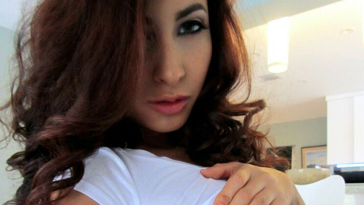 Jade Jantzen's Voluptuous Latina Booty