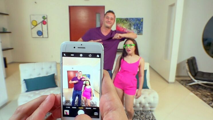 Short Hair Spinner Gets Handjob and Facial