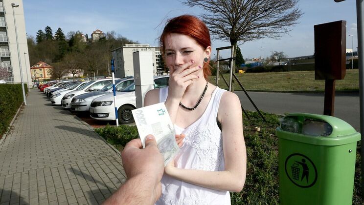 Amateur Girl Sucks and Fucks Stranger for Money Outdoors