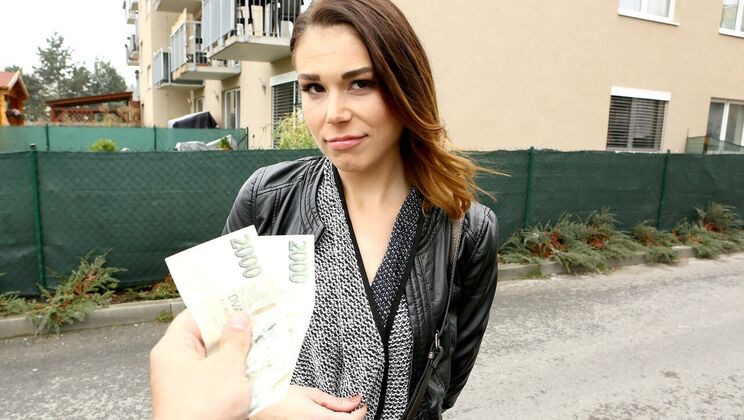 Outdoor Car Sex with a Public Creampie Finish