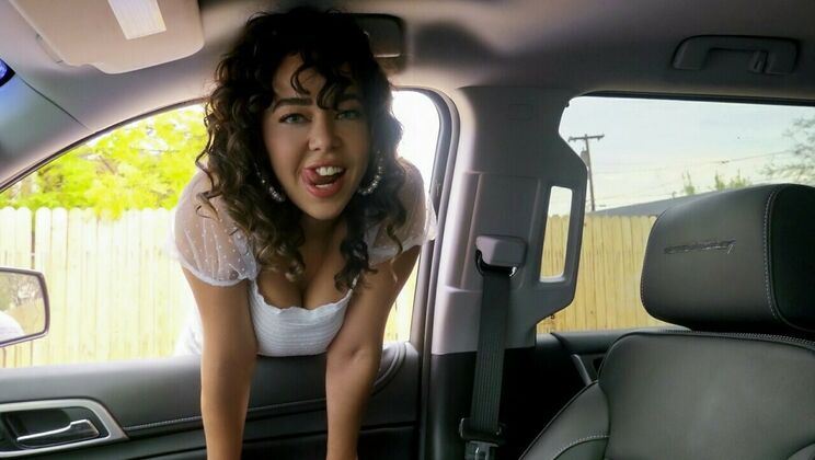 Outdoor Squirter Action with Brunette Babe