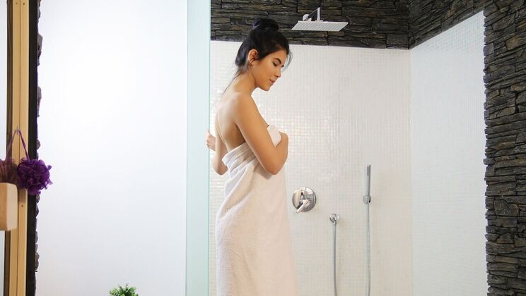 Shower Sex with a European Twist