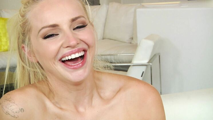 Staci Carr's Petite Body in Action